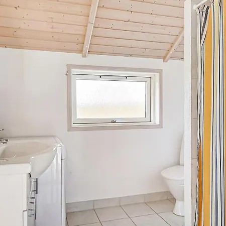 Semesterbostad Nice In W/ Wifi And 2 Bedrooms *
