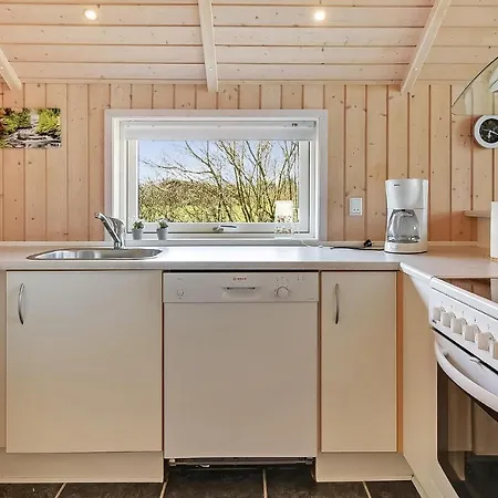 Semesterbostad Nice In W/ Wifi And 2 Bedrooms *
