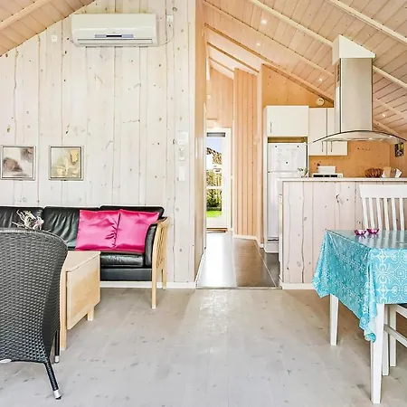 Nice In W/ Wifi And 2 Bedrooms Semesterbostad